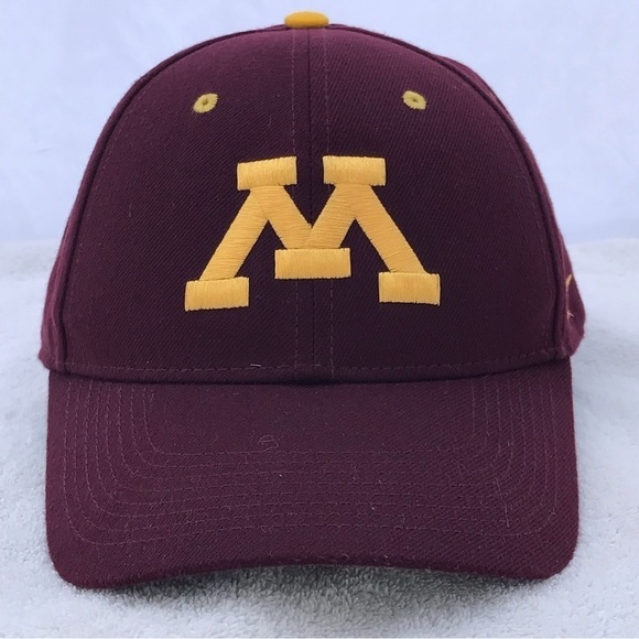 Nike Legacy91 University of Minnesota Golden Gophers Ball Cap - Picture 12 of 16